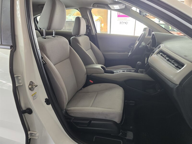 Used 2016 Honda HR-V LX image 12