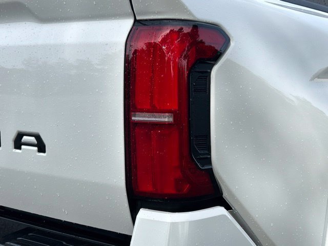 Certified 2026 Toyota Tacoma SR5 AWD/4WD image 11