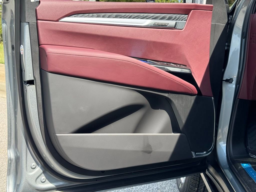 New 2026 Cadillac Escalade ESV Luxury image 18