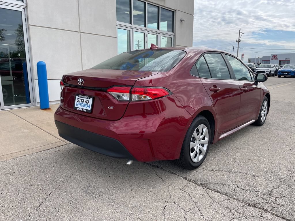 Used 2026 Toyota Corolla LE FWD image 5