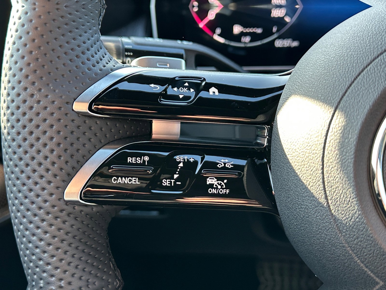 New 2026 Mercedes-Benz GLC 300 4MATIC image 18