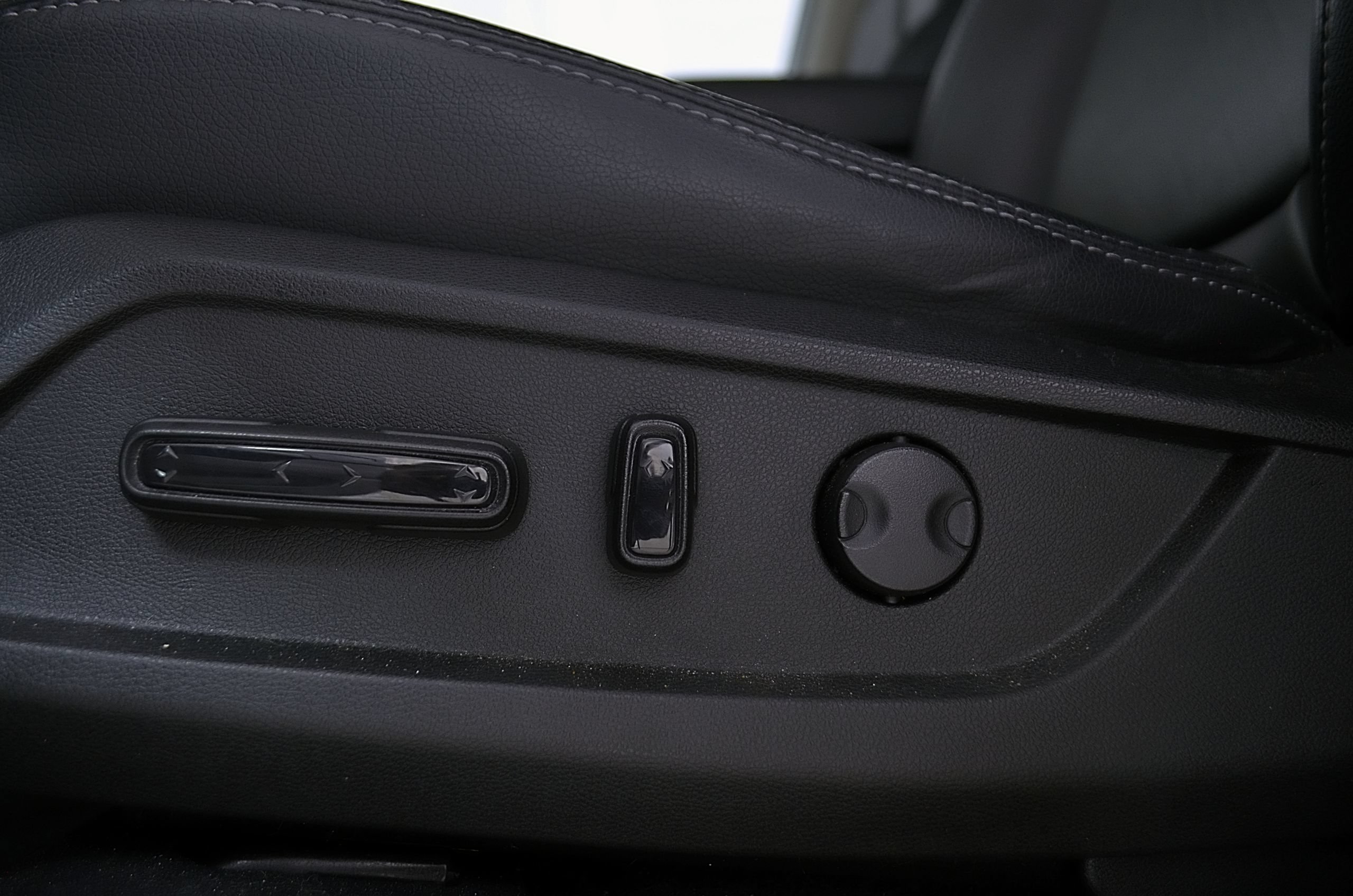 Used 2025 Honda Pilot EX-L image 19