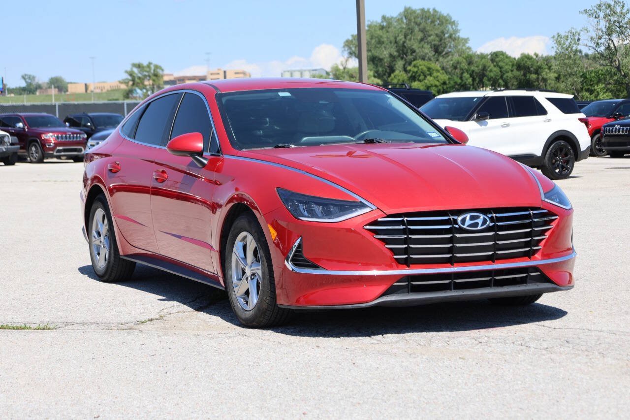 Used 2022 Hyundai Sonata SE FWD image 4