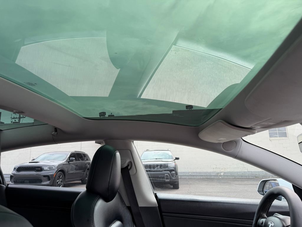 Used 2020 Tesla Model 3 Standard Range image 16