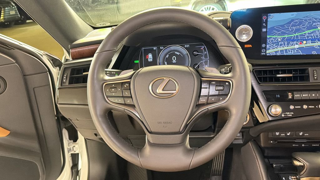 Certified 2022 Lexus ES 300h 300h w/ Premium Package image 18
