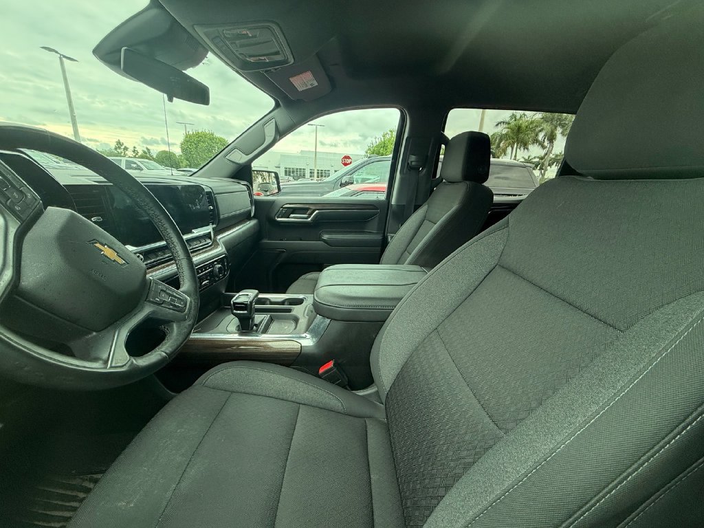Used 2024 Chevrolet Silverado 1500 LT RWD image 7