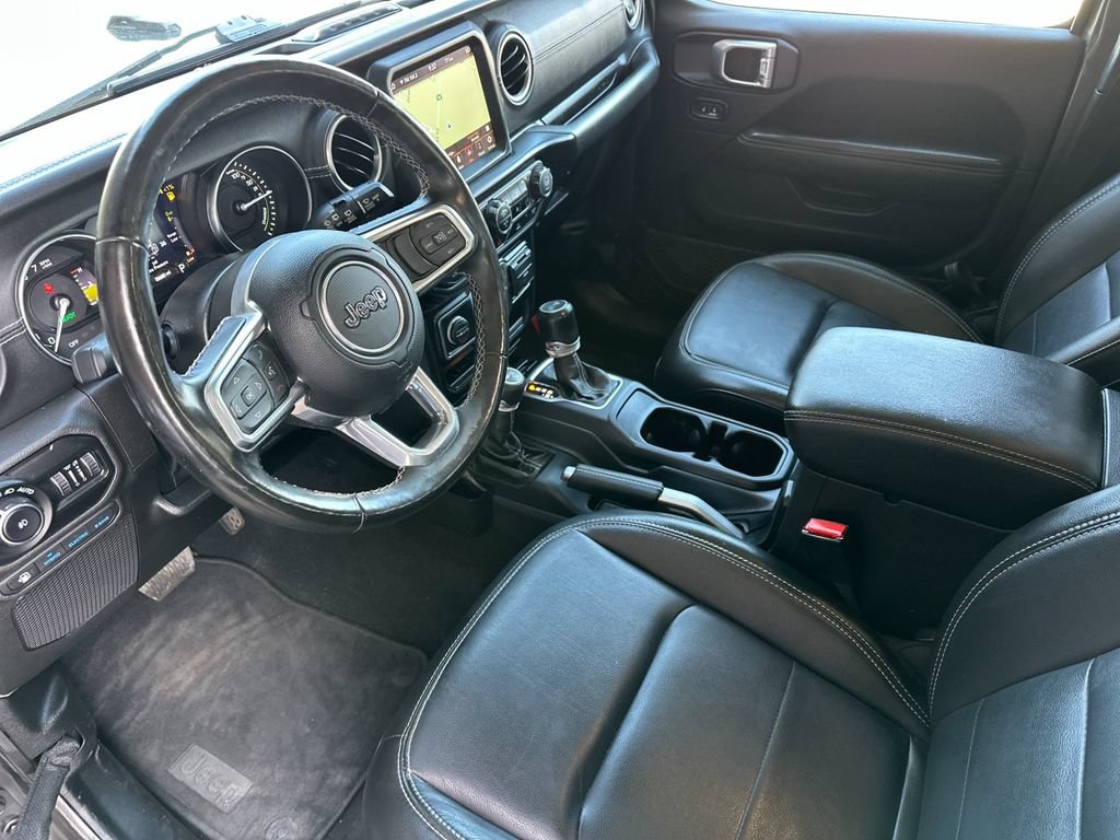 Used 2022 Jeep Wrangler Unlimited Sahara w/ Cold Weather Group AWD/4WD image 10