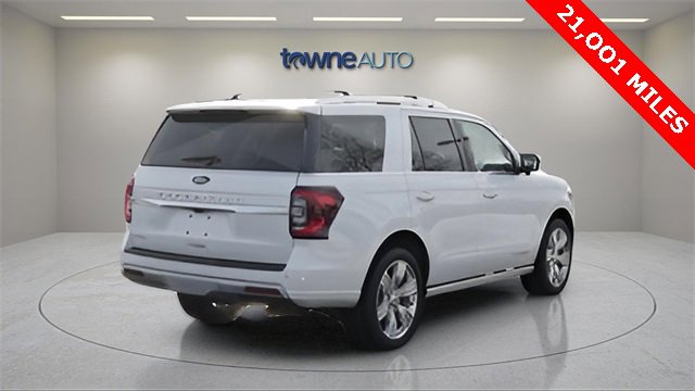 Used 2023 Ford Expedition Platinum image 5