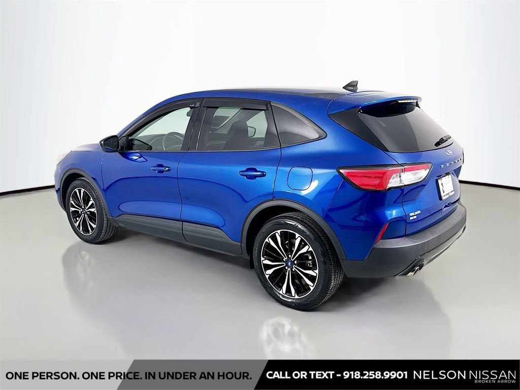 Used 2022 Ford Escape SE w/ SE Sport Appearance Package image 7