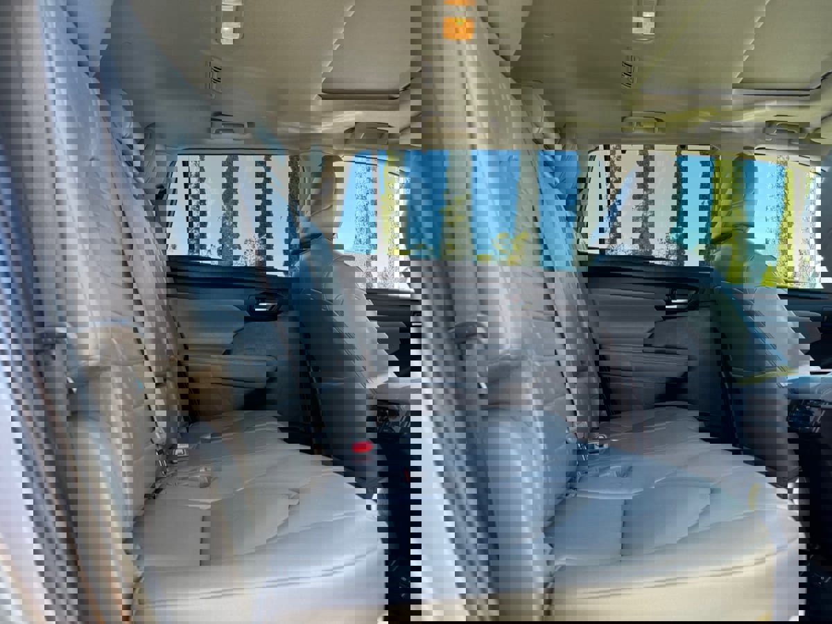 Used 2022 Toyota Highlander XLE image 19