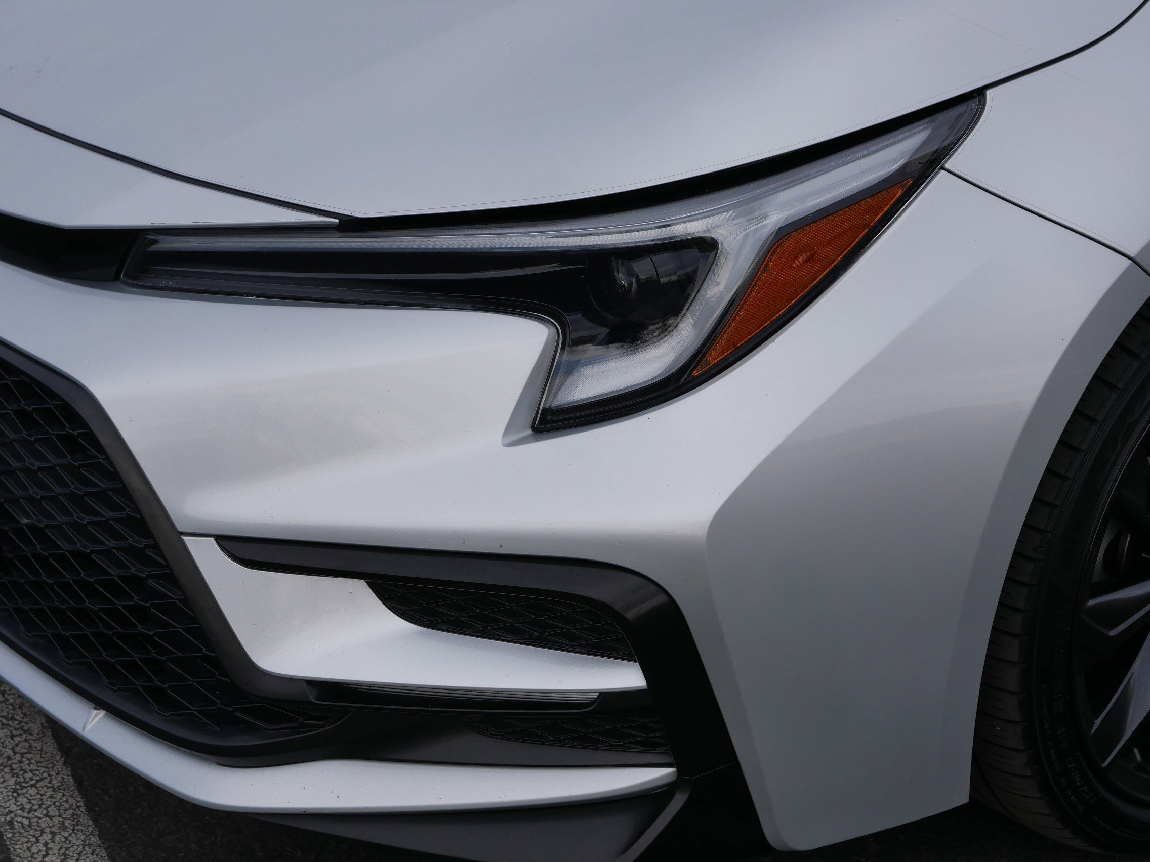 Used 2023 Toyota Corolla SE w/ SE Premium Package image 16