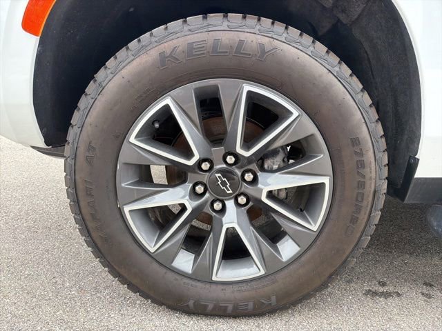 Used 2023 Chevrolet Tahoe Z71 w/ Luxury Package AWD/4WD image 11
