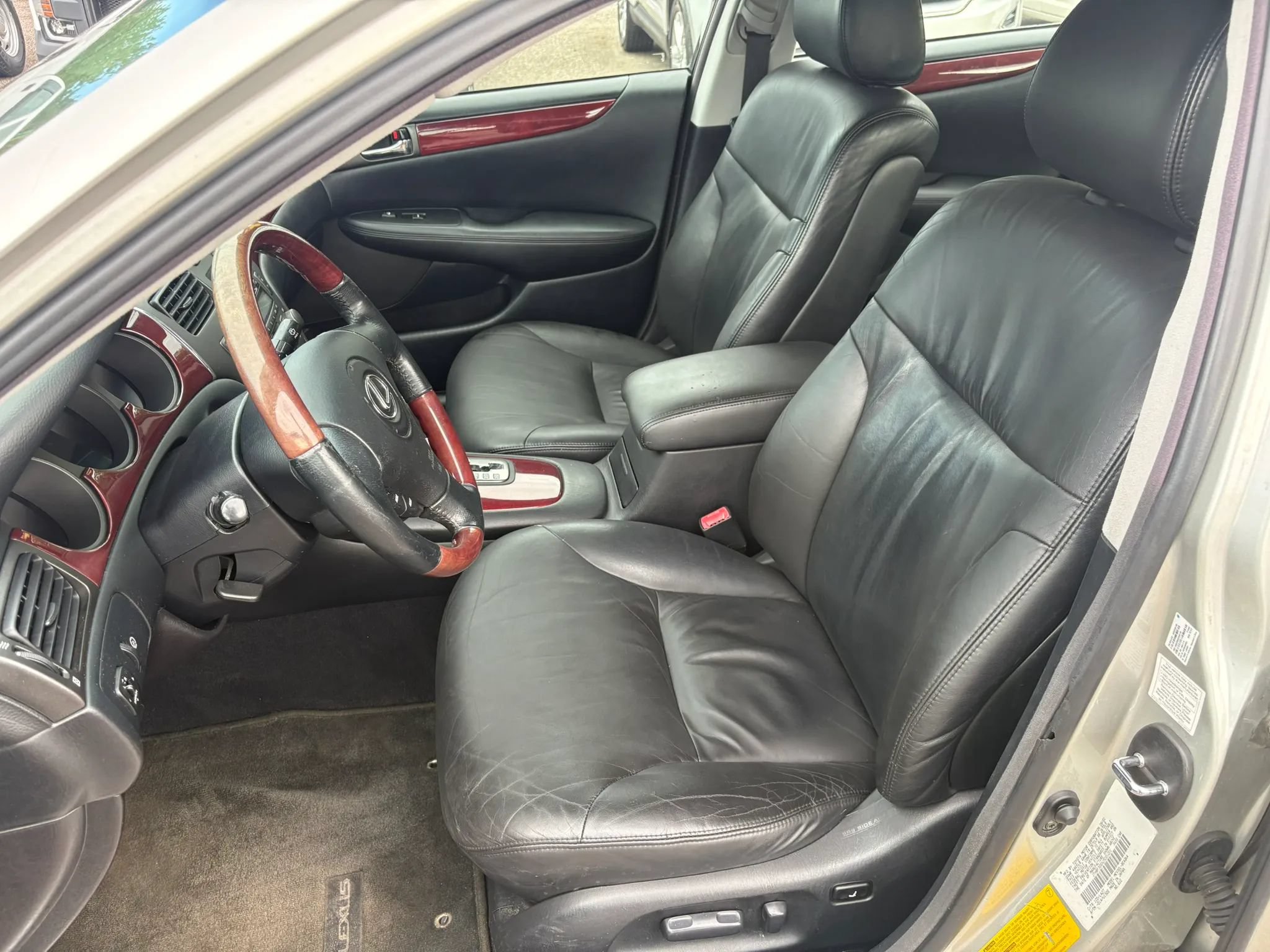 Used 2002 Lexus ES 330 w/ Premium Pkg FWD image 8