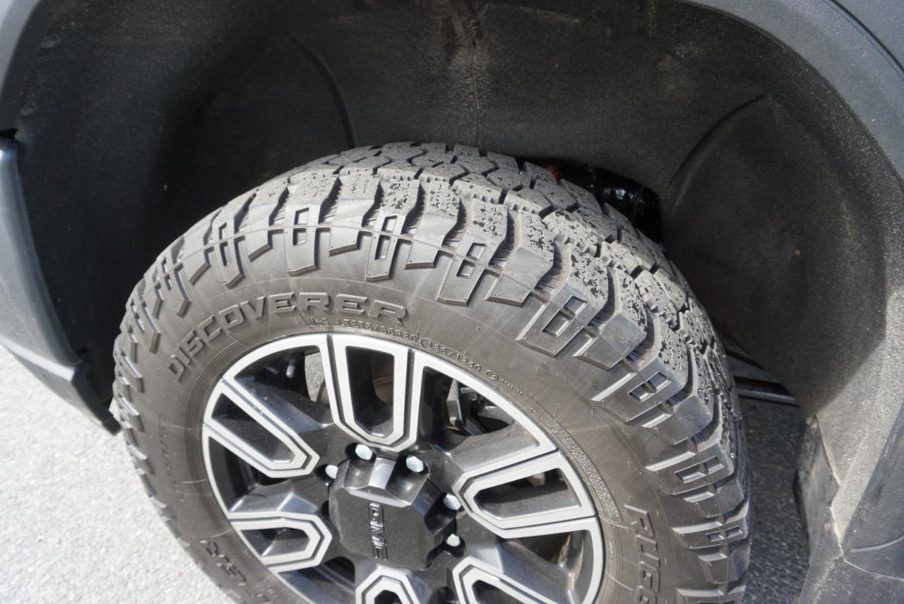Used 2020 GMC Sierra 2500 AT4 w/ AT4 Premium Package image 11