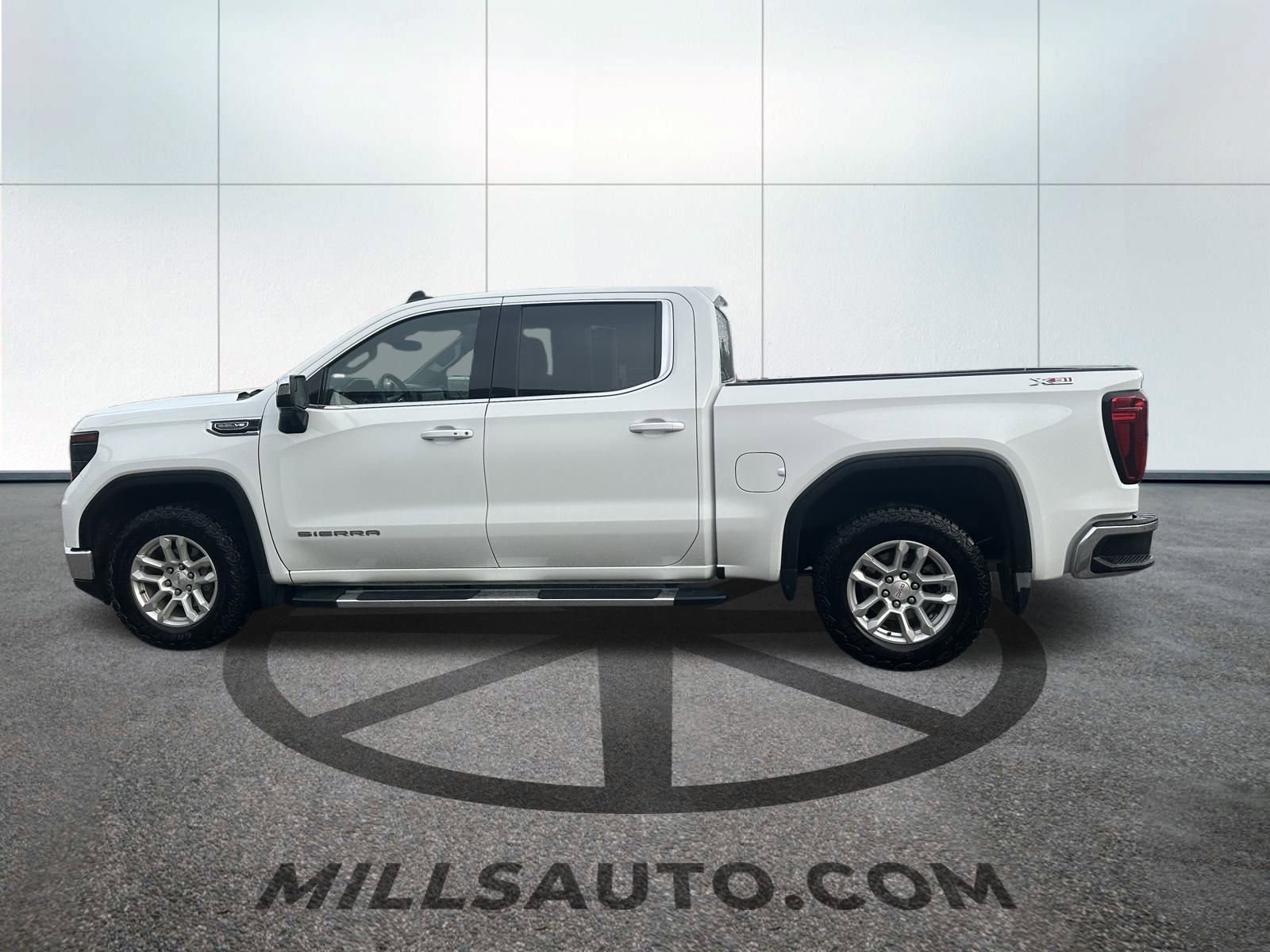 Used 2023 GMC Sierra 1500 SLE image 9