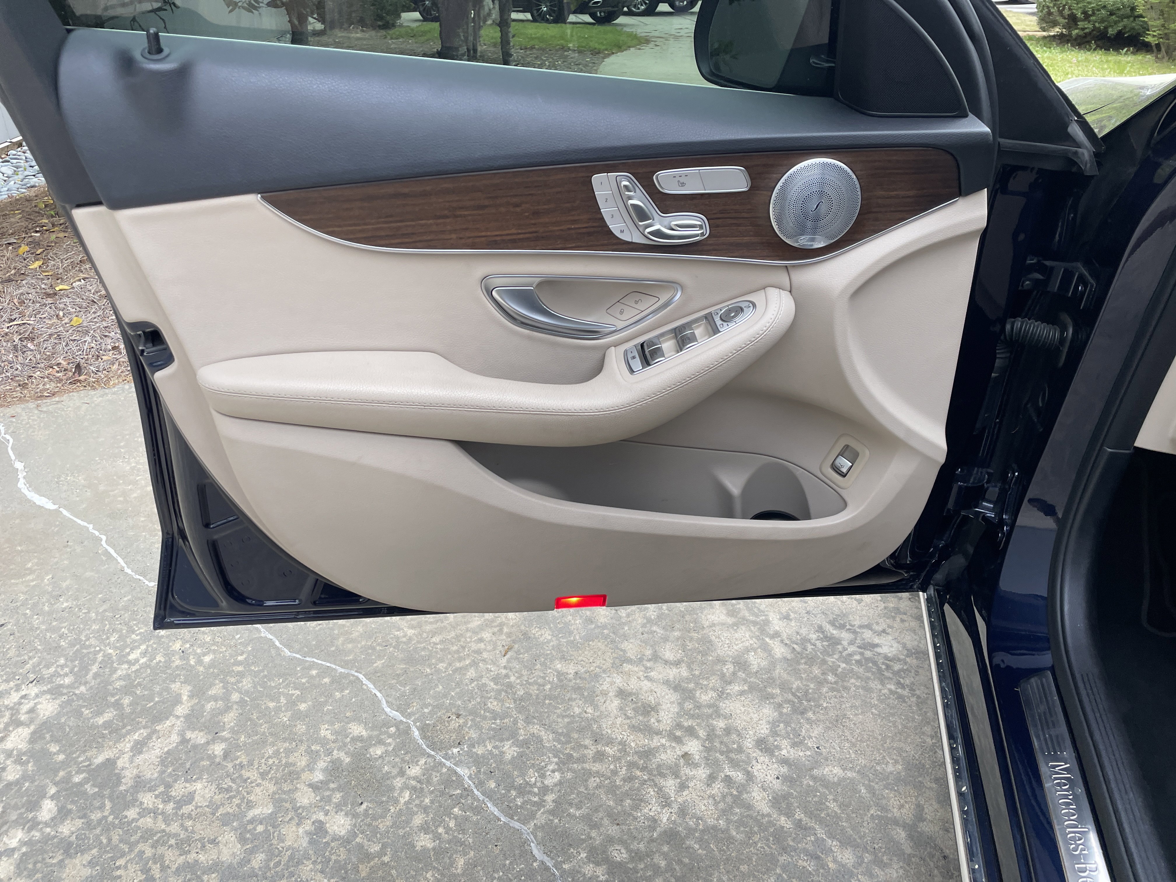 Used 2019 Mercedes-Benz C 300 4MATIC Sedan image 16
