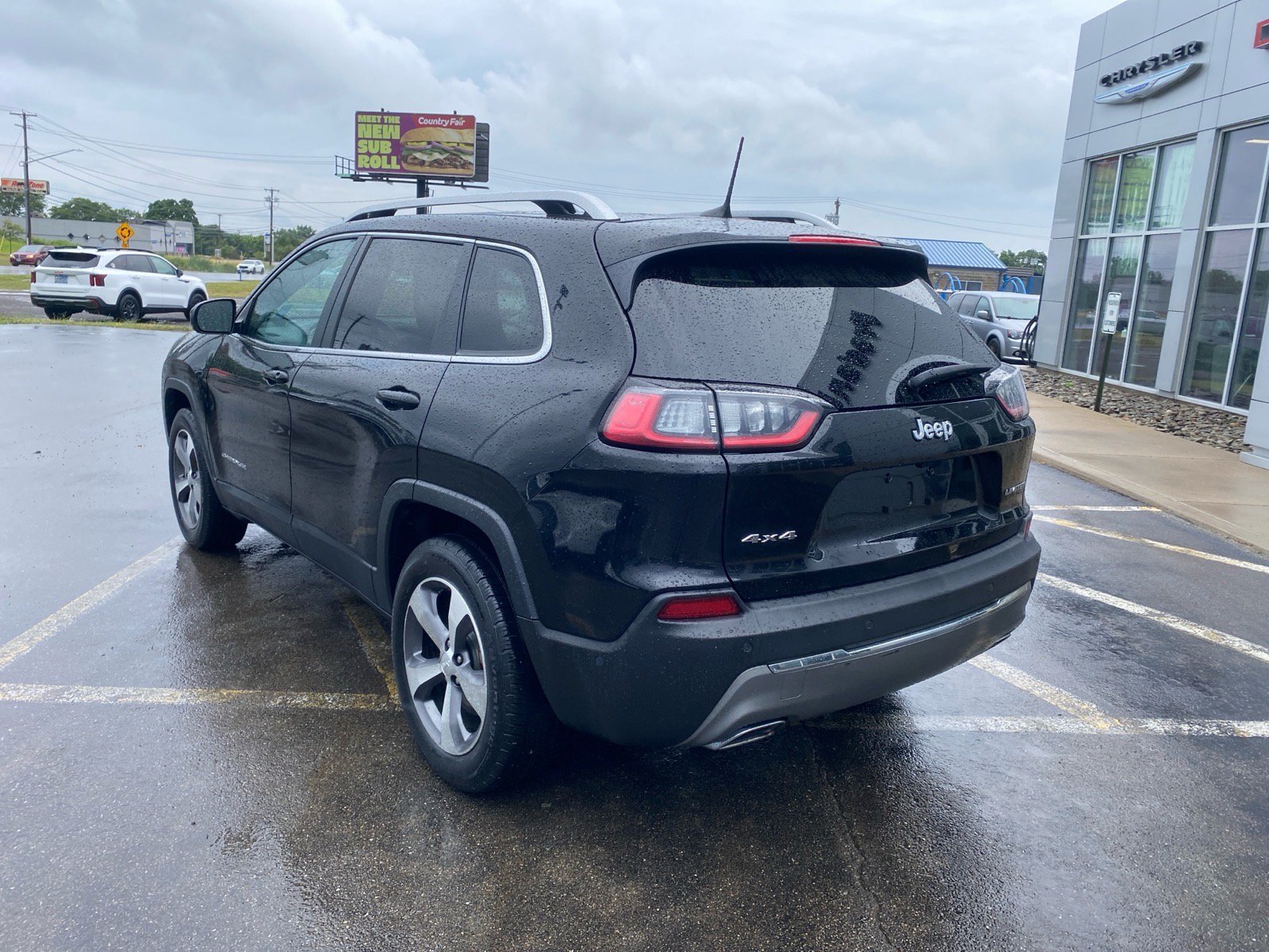 Used 2021 Jeep Cherokee Limited AWD/4WD image 3
