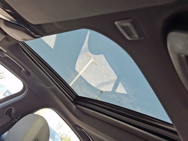 Used 2019 BMW 330i xDrive Sedan w/ Driving Assistance Package image 10