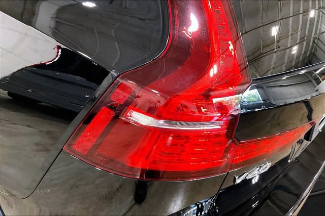 Certified 2025 Volvo V60 B5 Cross Country Ultra AWD/4WD image 31