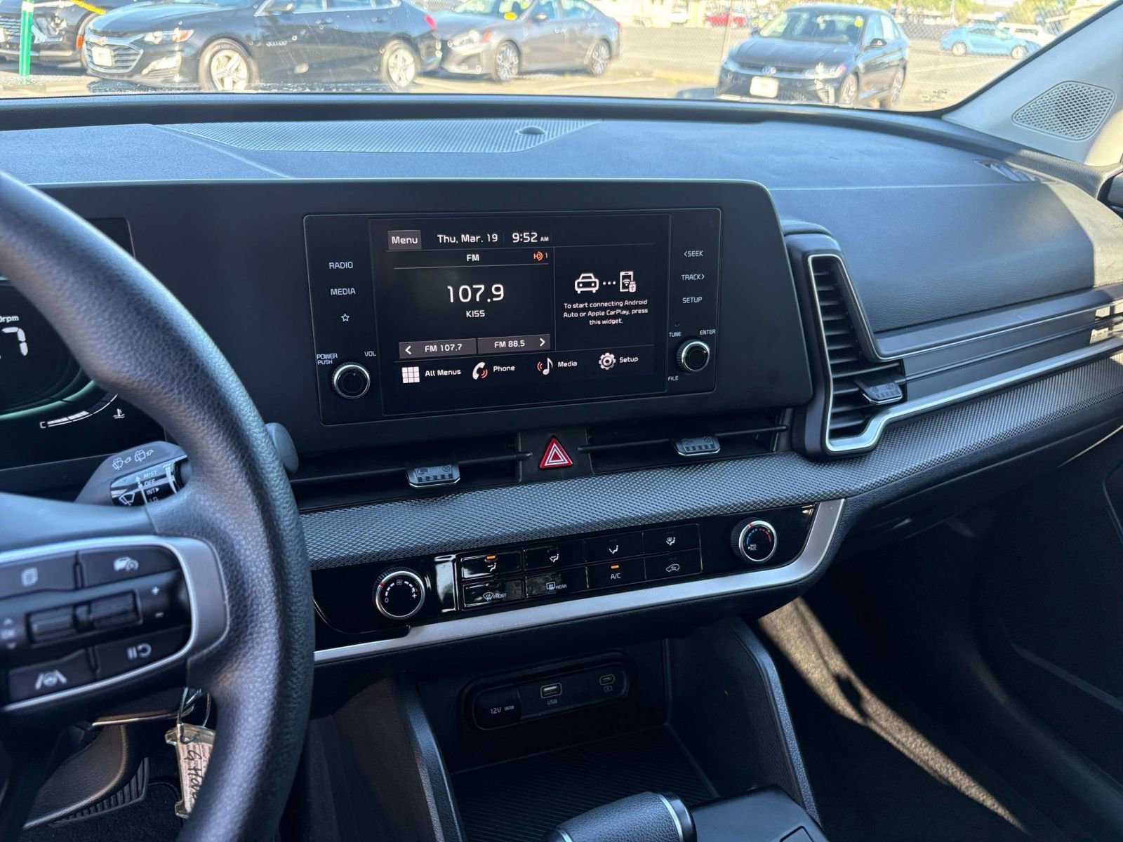 Used 2025 Kia Sportage LX image 17