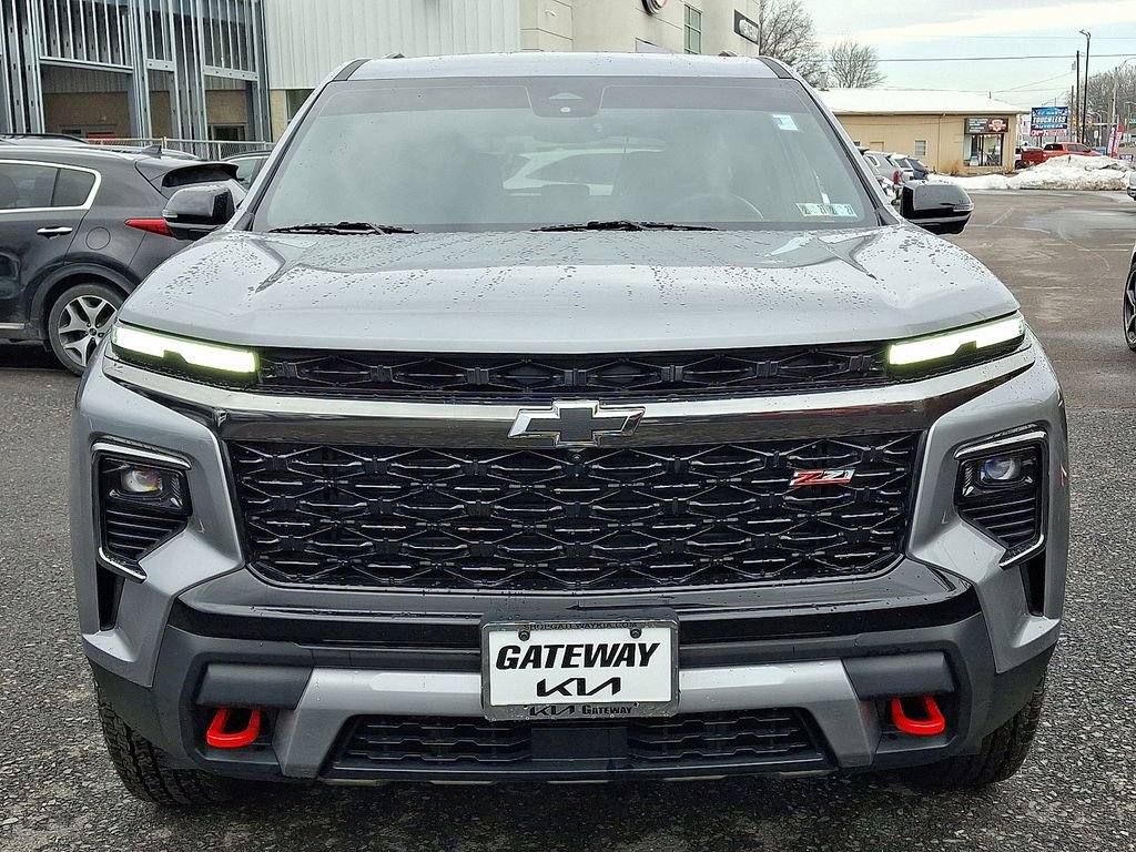 Used 2025 Chevrolet Traverse Z71 w/ Driver Confidence Package image 2