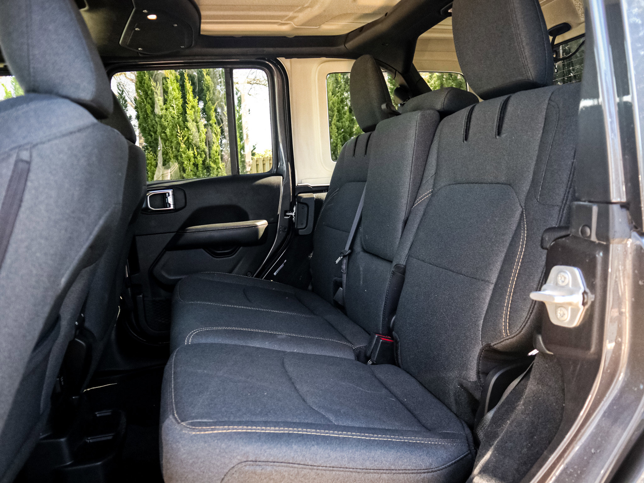 Used 2025 Jeep Wrangler Sahara image 29