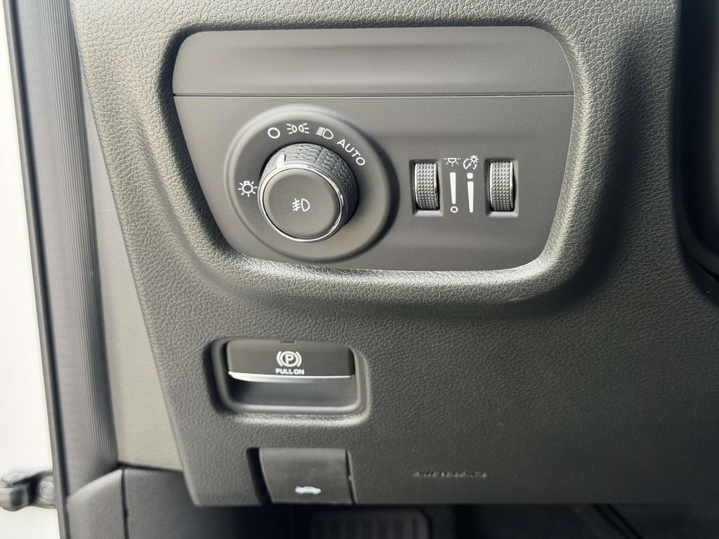 New 2026 Jeep Grand Cherokee Limited AWD/4WD image 12