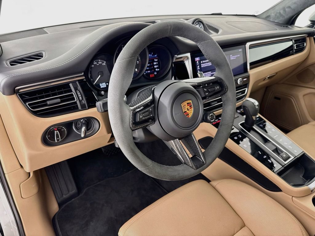 Certified 2026 Porsche Macan GTS AWD/4WD image 4