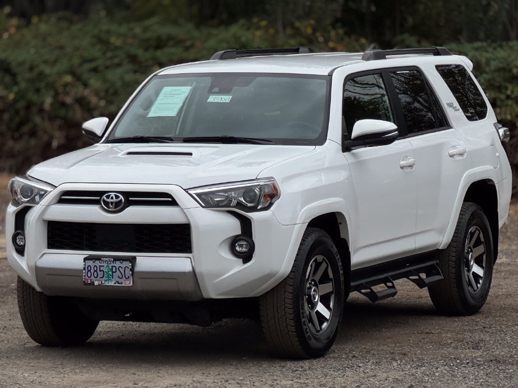 Used 2024 Toyota 4Runner TRD Off-Road Premium AWD/4WD image 3