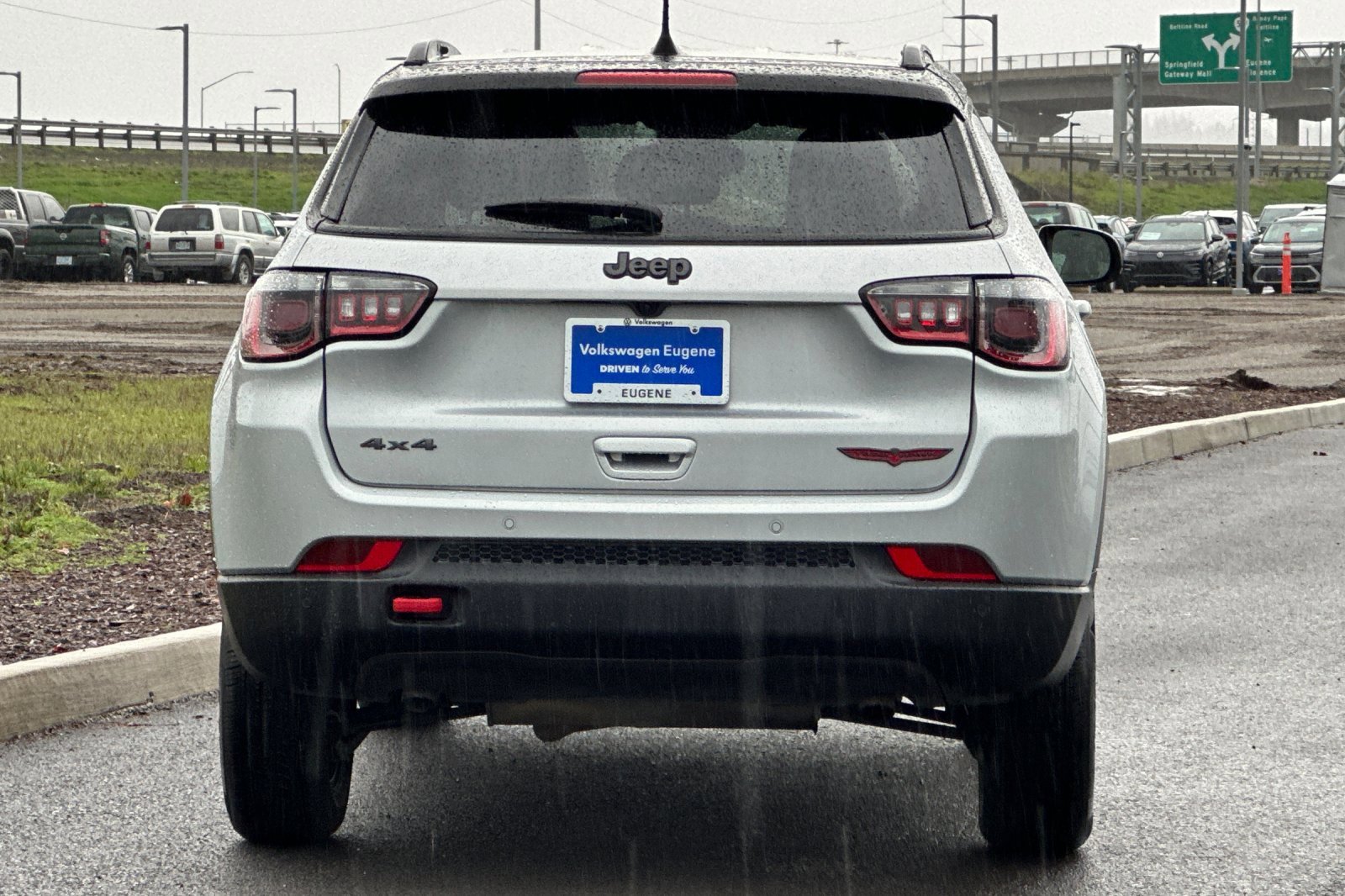 Used 2024 Jeep Compass Trailhawk image 4