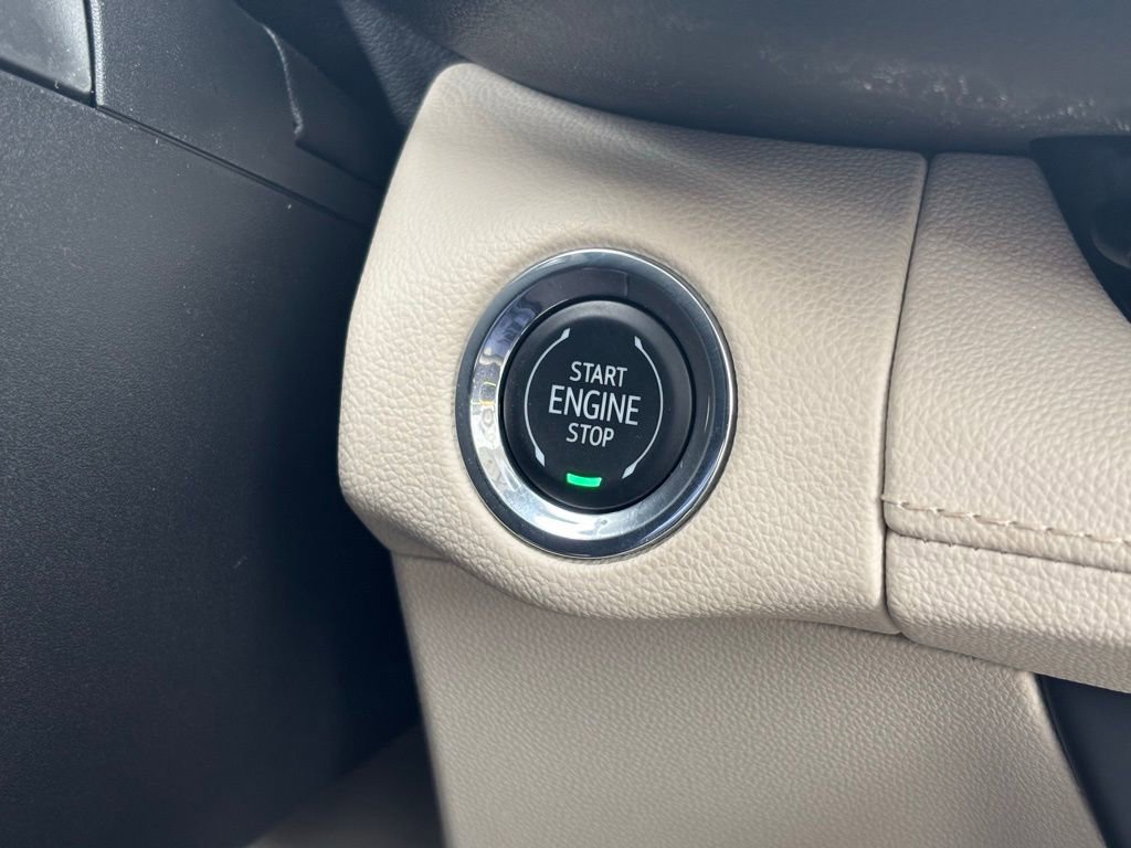 Used 2023 Buick Envision Avenir image 35