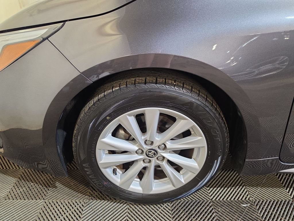 Used 2023 Toyota Corolla SE FWD image 18