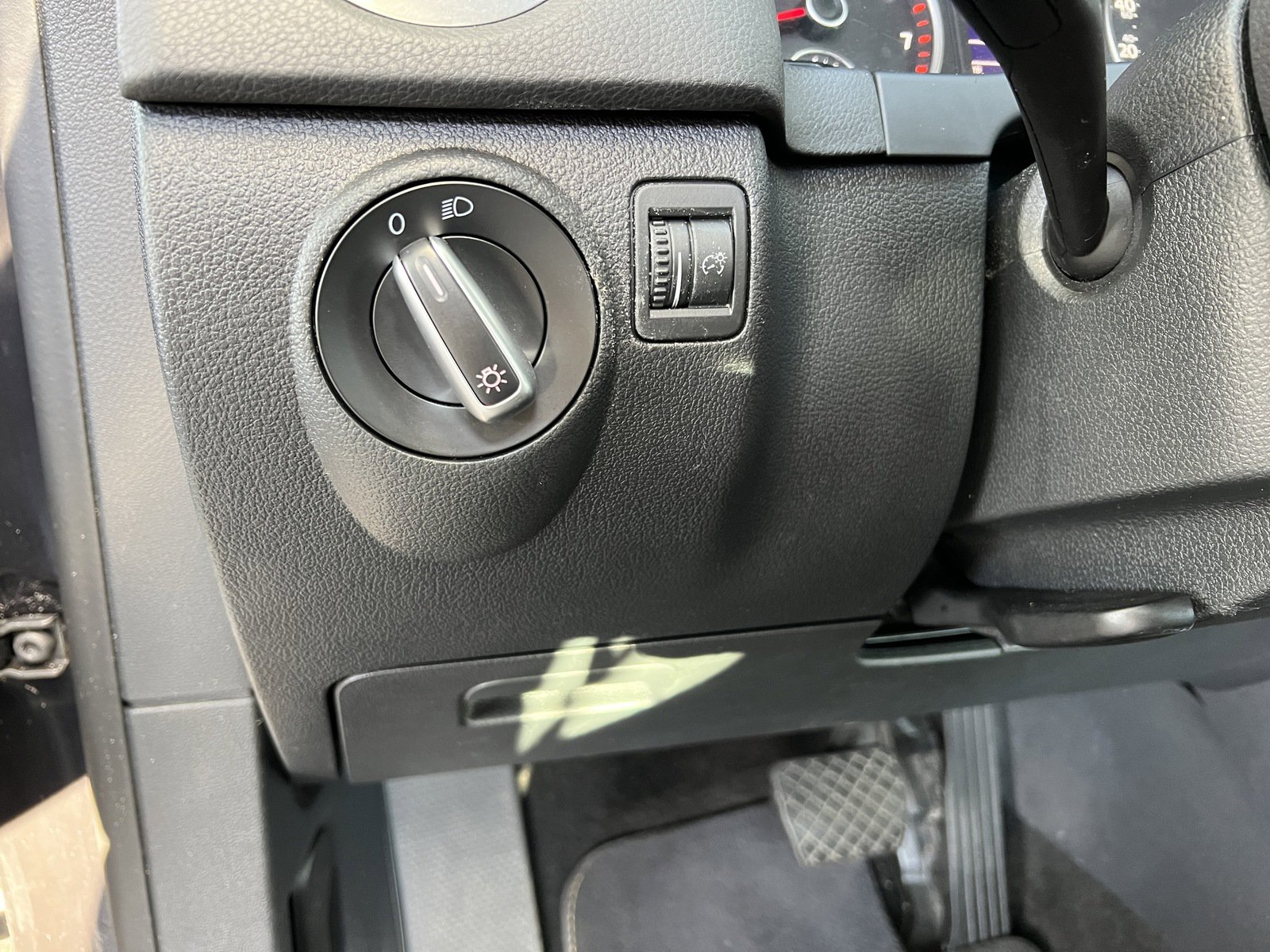 Used 2018 Volkswagen Tiguan Limited image 31