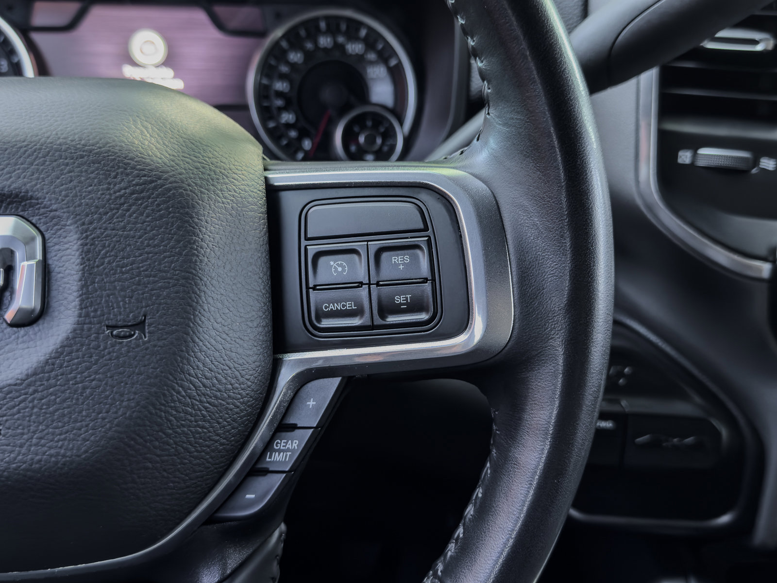 Used 2022 RAM 2500 Laramie AWD/4WD image 8
