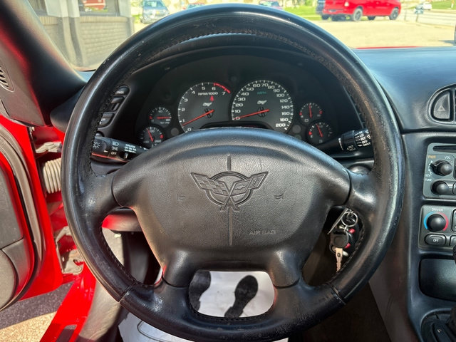 Used 2003 Chevrolet Corvette Coupe w/ Preferred Equipment Group RWD image 16