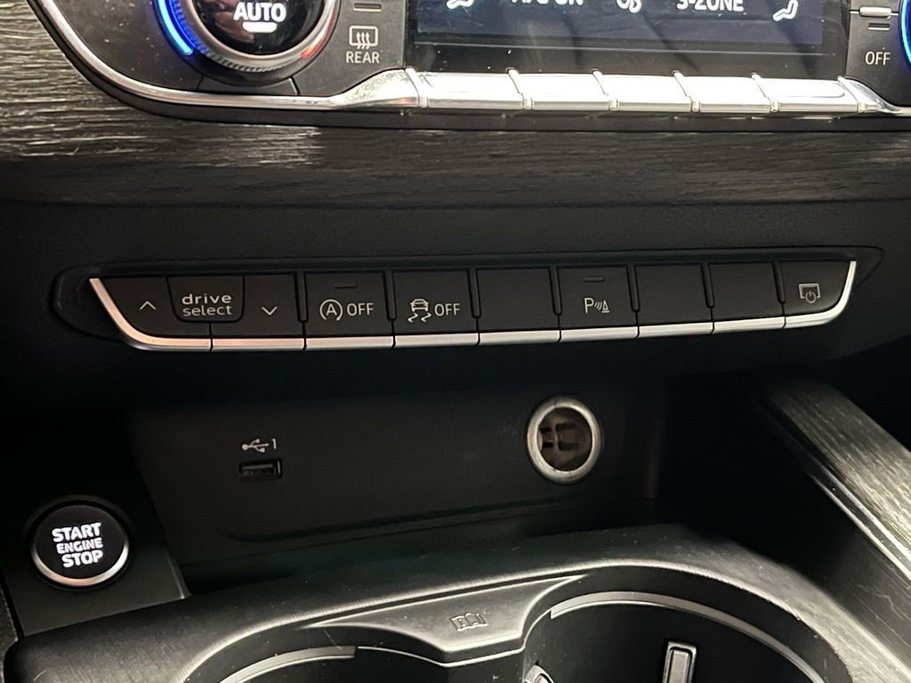 Used 2019 Audi A4 2.0T Premium image 11