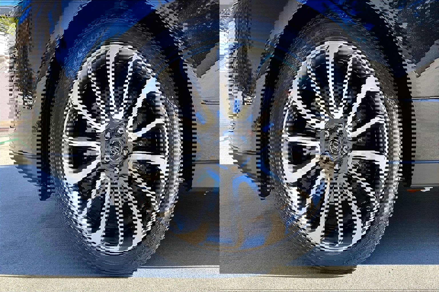 Used 2020 Land Rover Range Rover HSE image 8