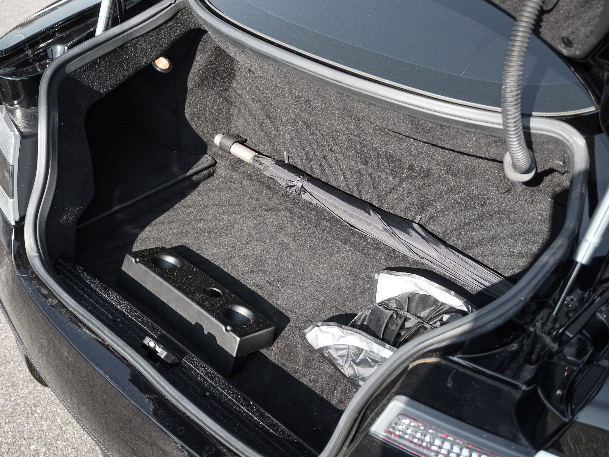 Used 2012 Aston Martin DBS Carbon Black image 31