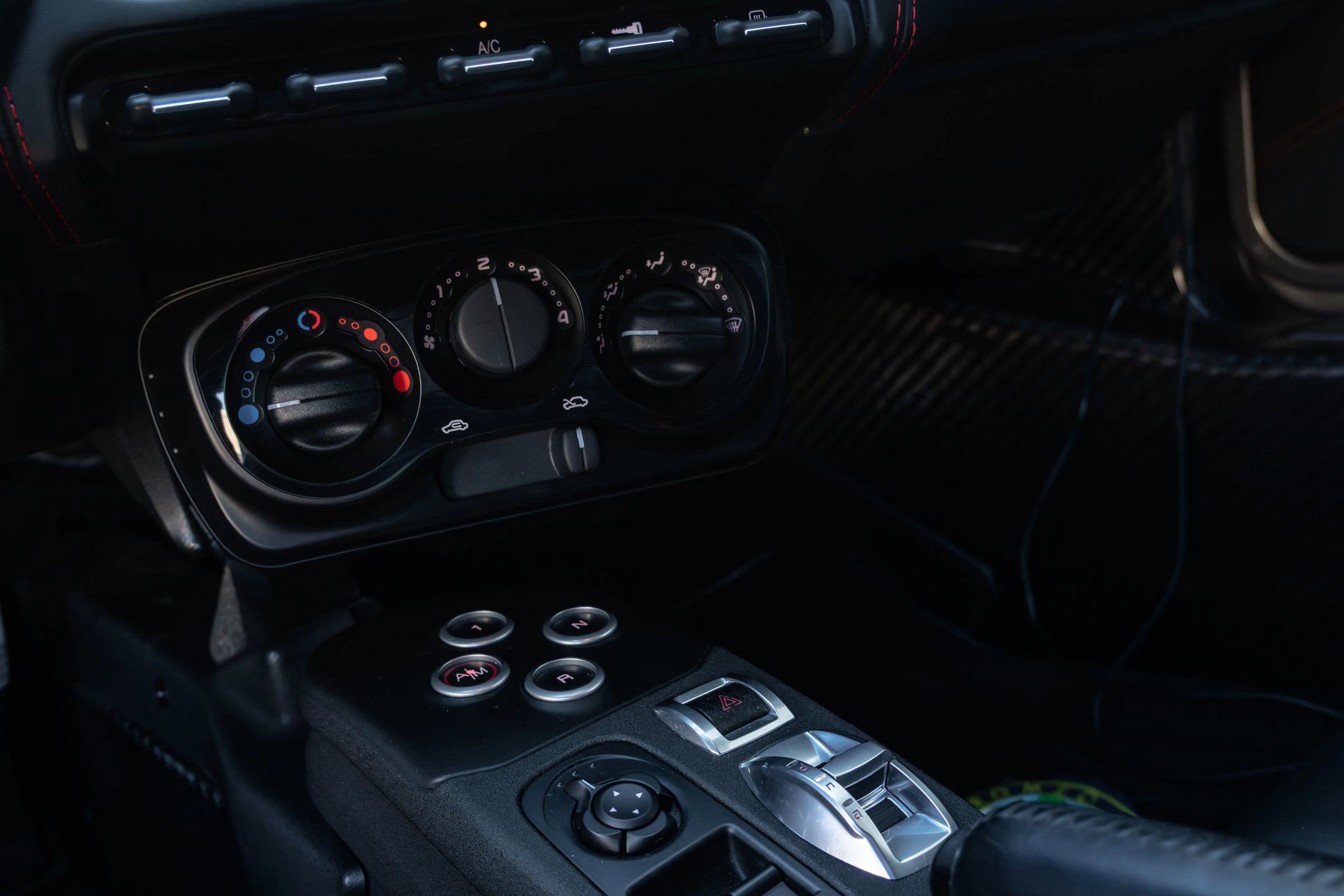 Used 2015 Alfa Romeo 4C Coupe w/ Leather Interior Group image 17