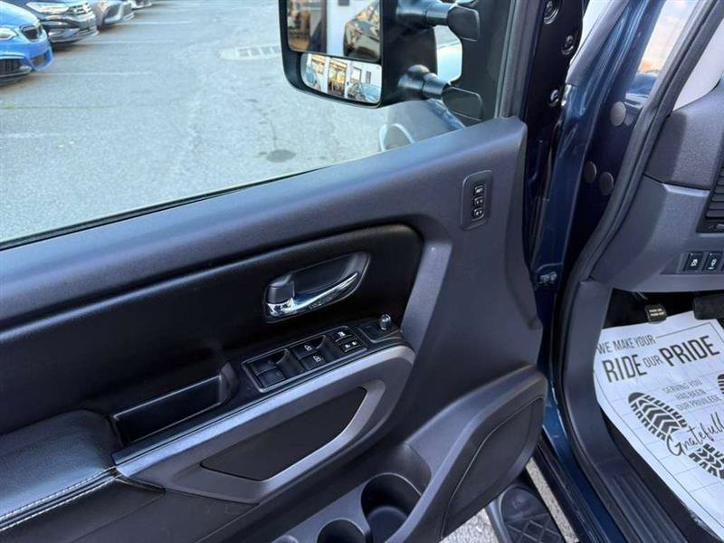 Used 2015 Nissan Titan PRO-4X w/ Pro-4x Luxury Package AWD/4WD image 21