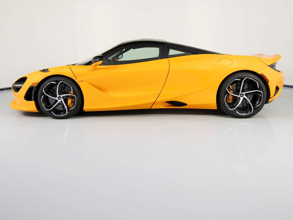 Used 2025 McLaren 750S image 8
