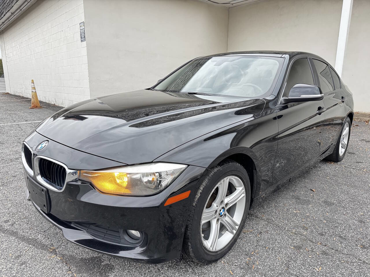 Used 2014 BMW 320i xDrive 320i xDrive AWD 4dr Sedan image 6