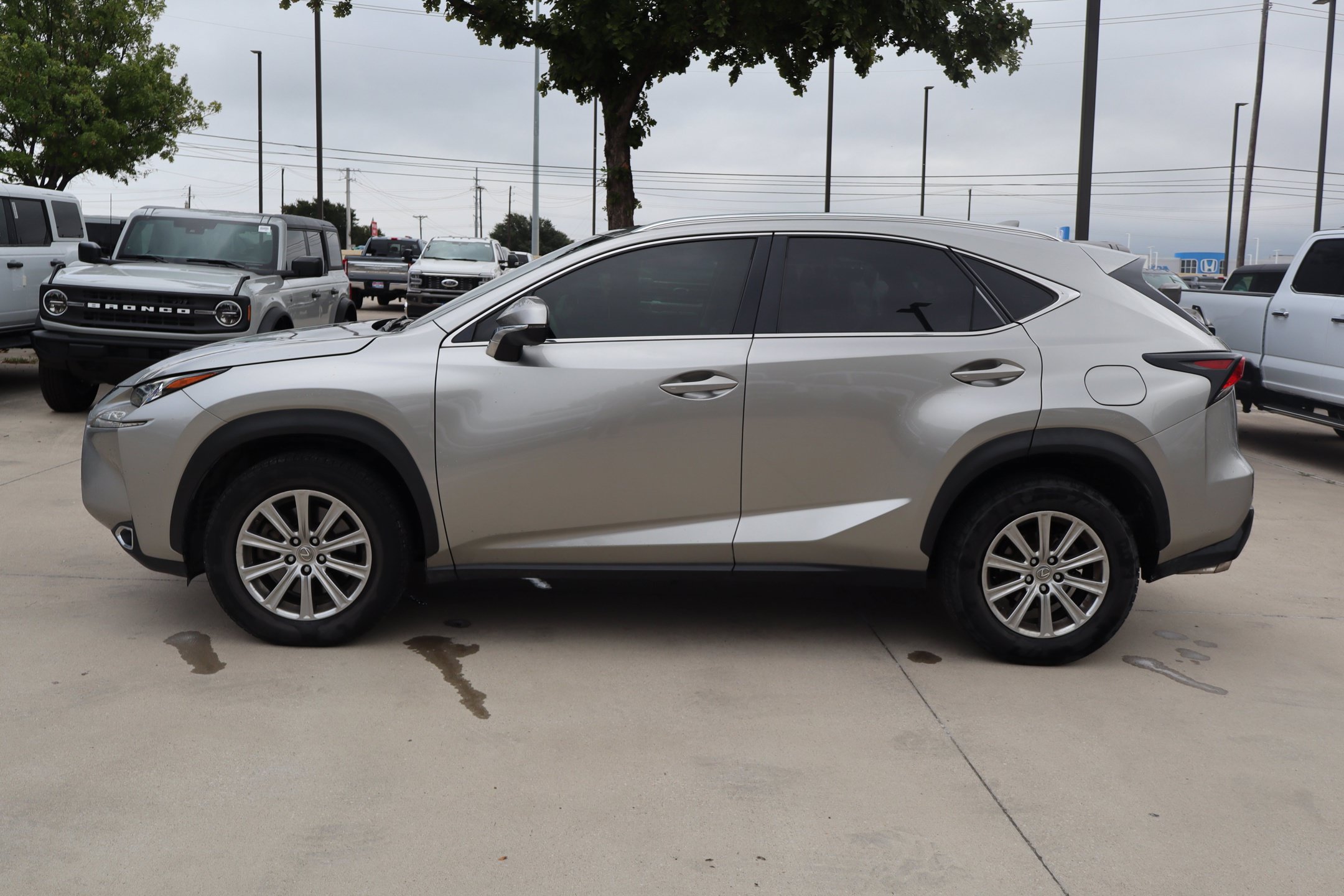 Used 2017 Lexus NX 200t FWD image 9