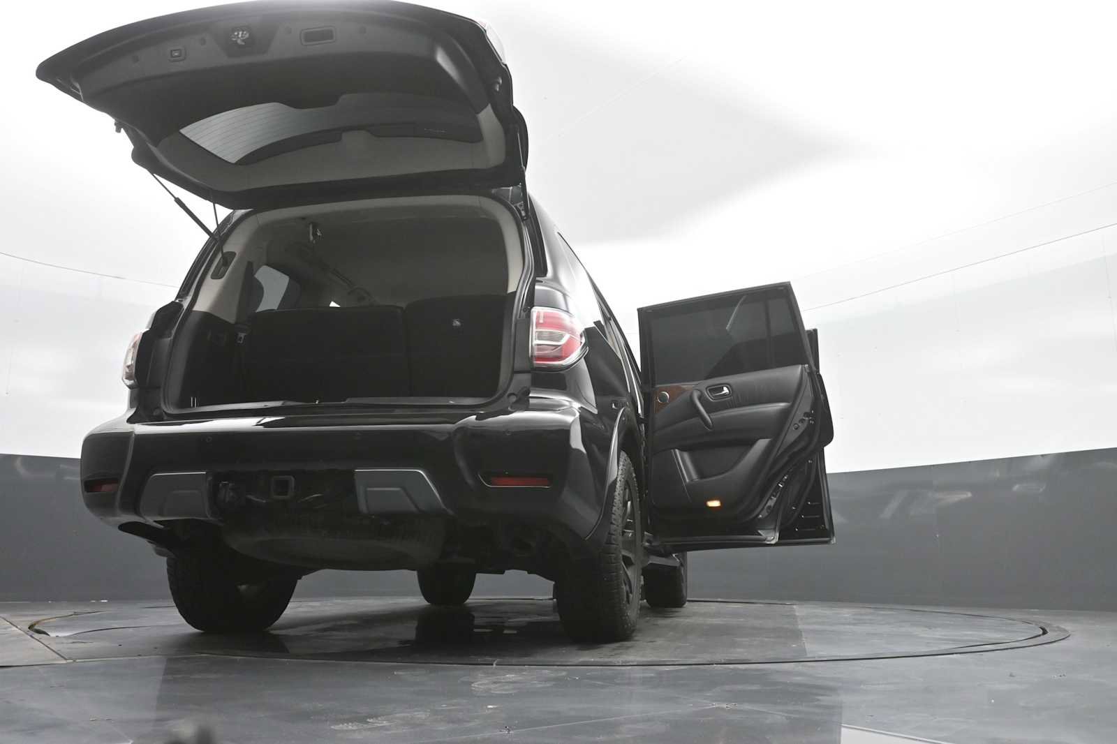 Used 2019 Nissan Armada Platinum w/ Captain's Chairs Package image 42