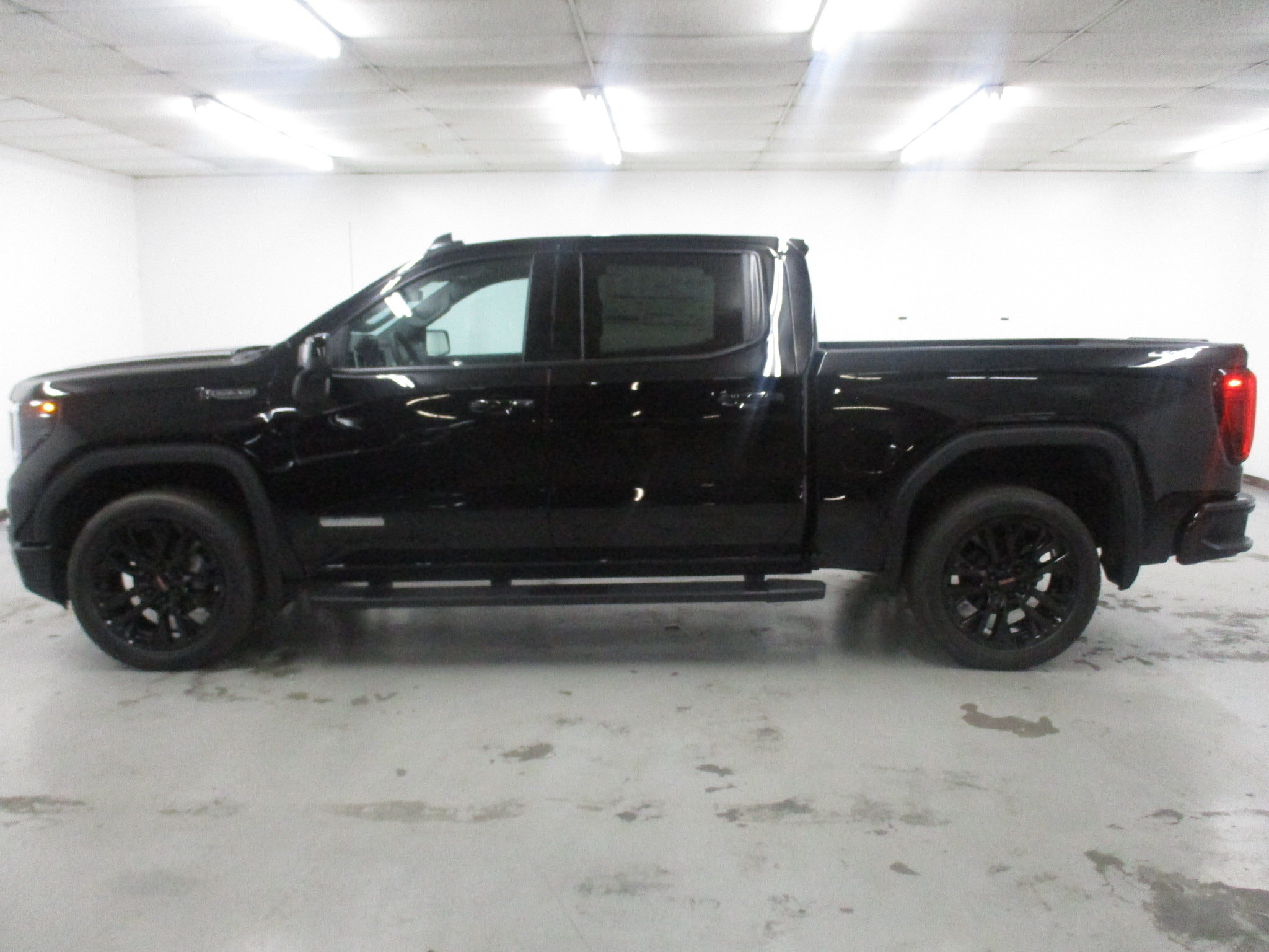 New 2026 GMC Sierra 1500 Elevation w/ Elevation Premium Package AWD/4WD image 13