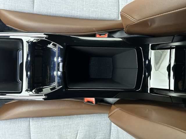Certified 2025 Volkswagen ID.4 Pro AWD/4WD image 21