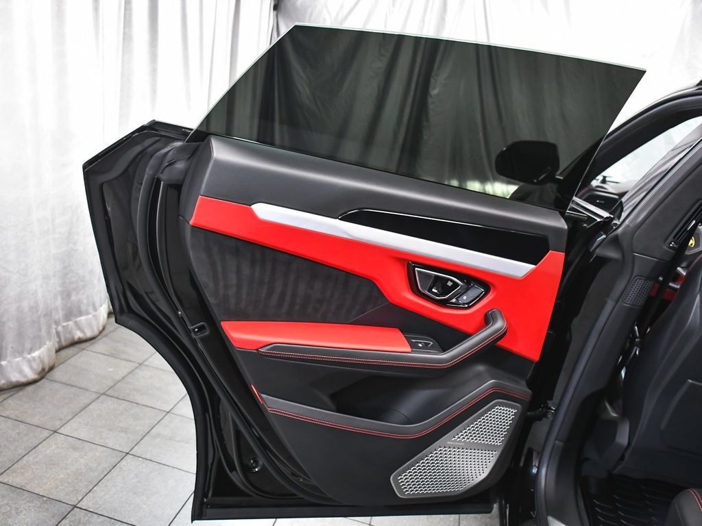Used 2022 Lamborghini Urus AWD/4WD image 13