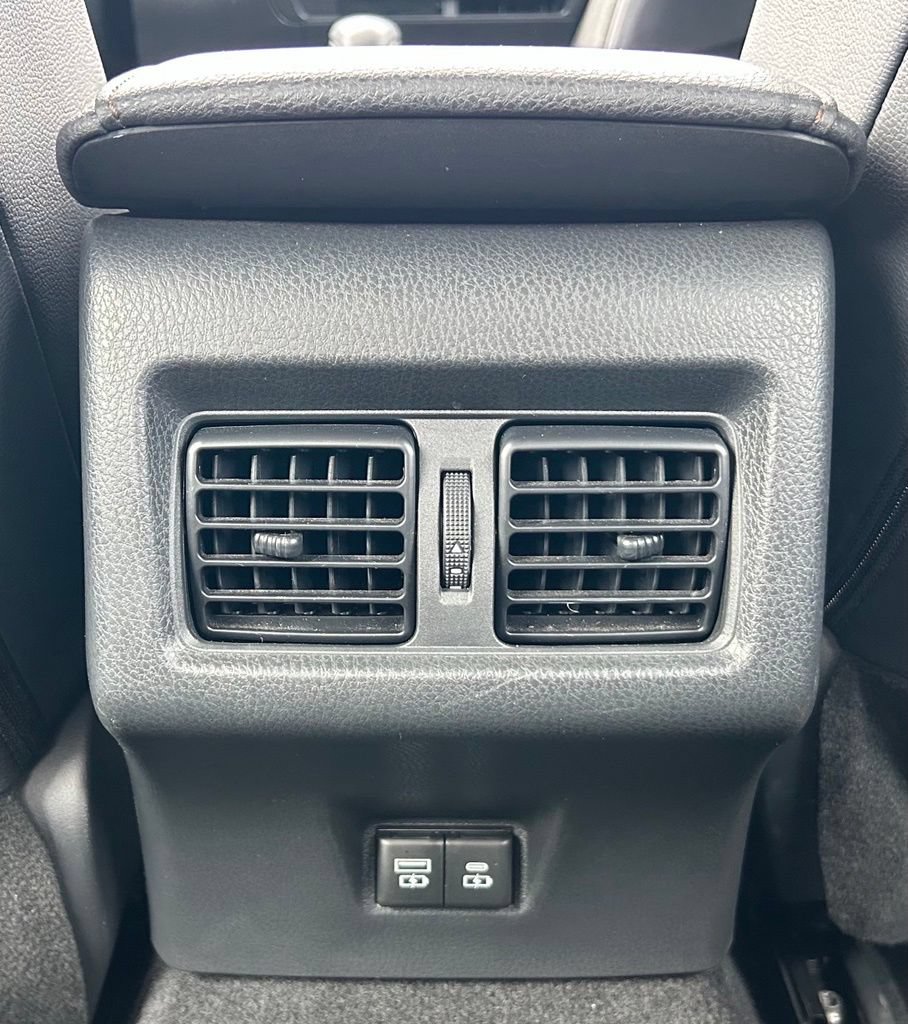 Used 2025 Toyota Camry XLE FWD image 17