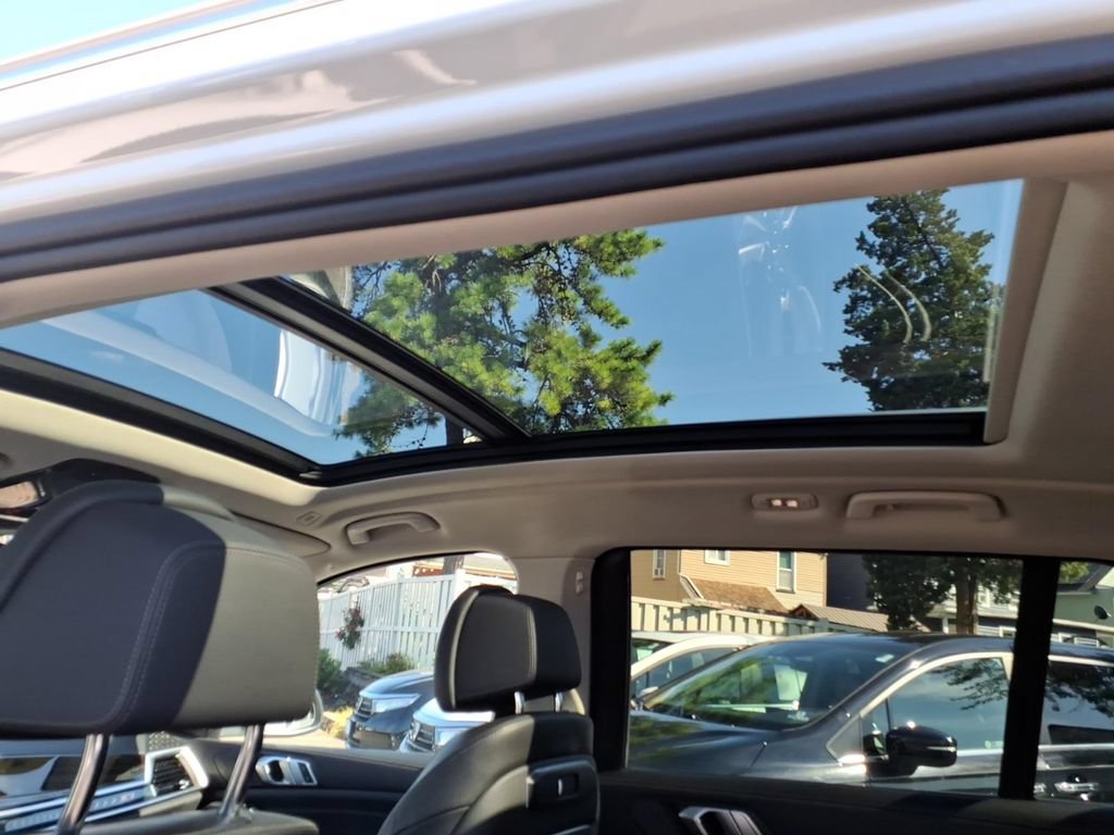 Used 2025 BMW X7 xDrive40i AWD/4WD image 12