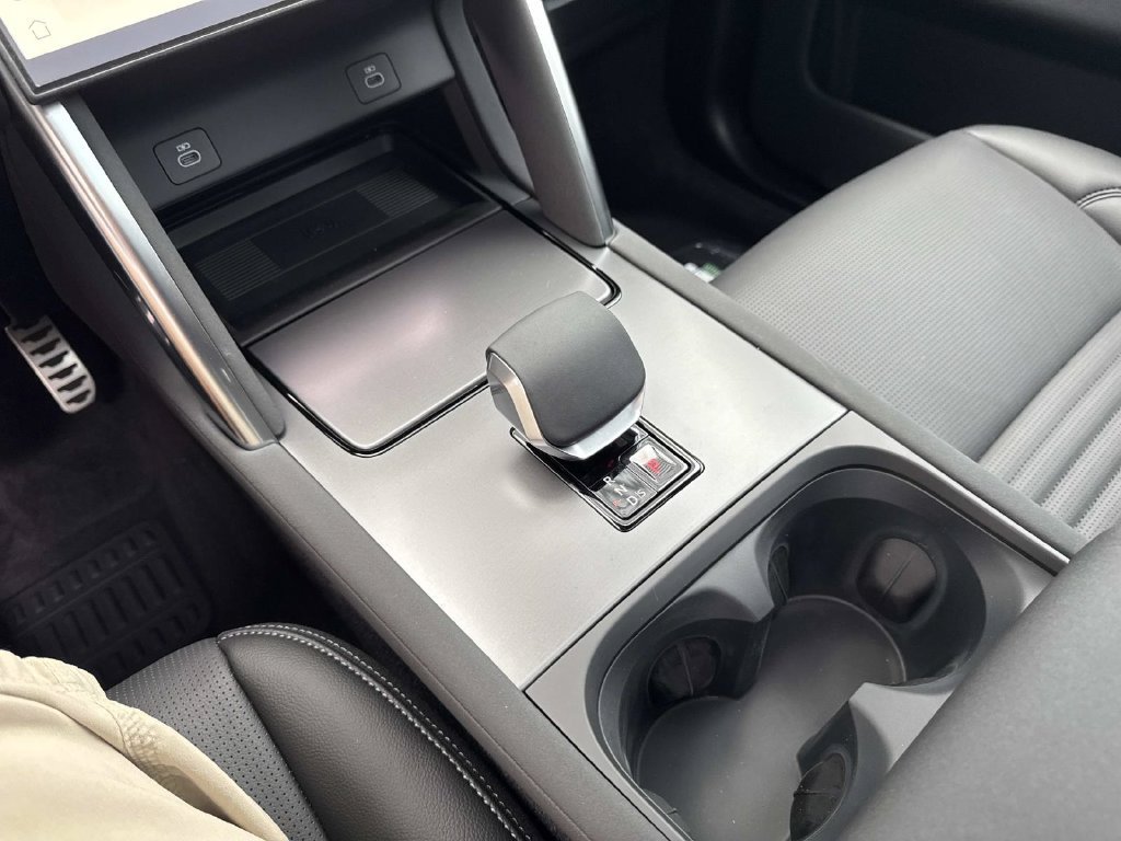 New 2026 Land Rover Discovery Sport Landmark AWD/4WD image 27